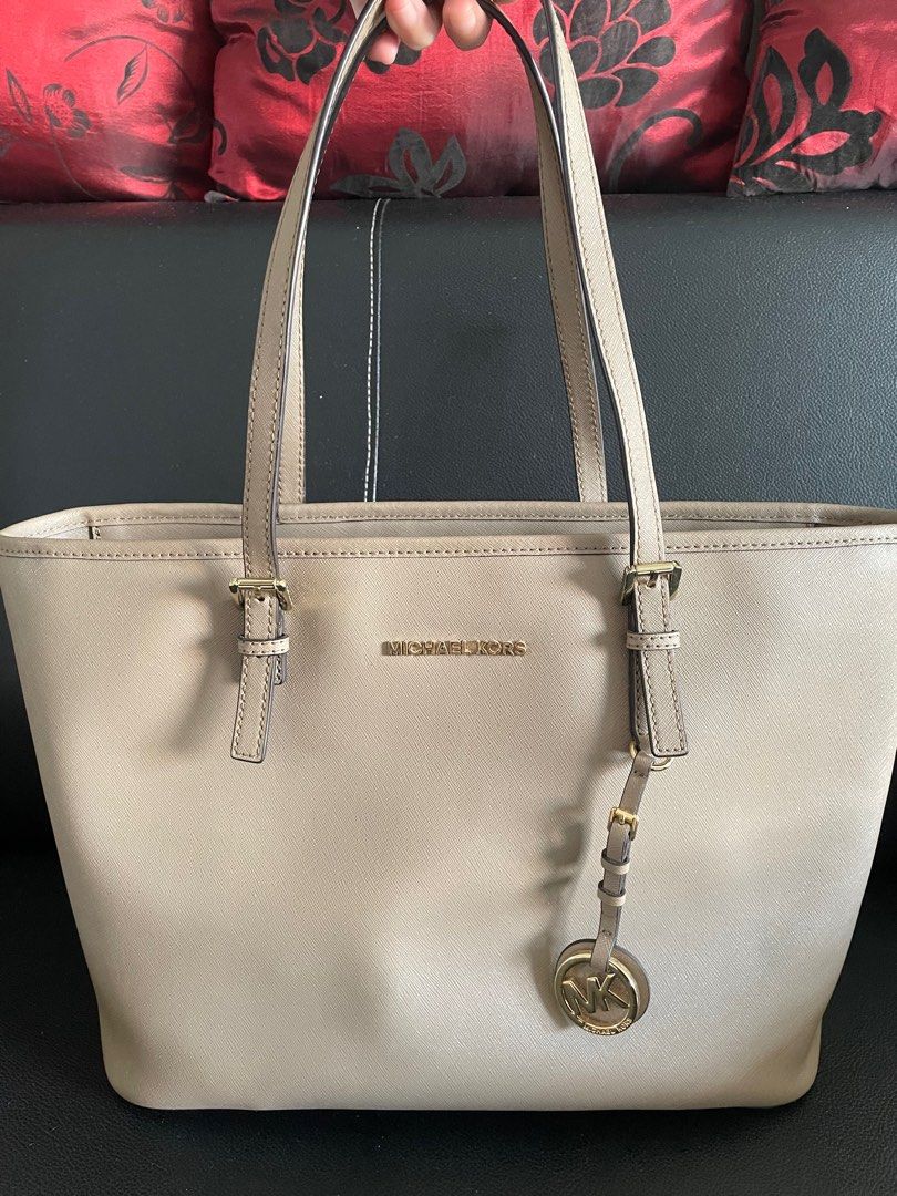 Mk tote 16 store