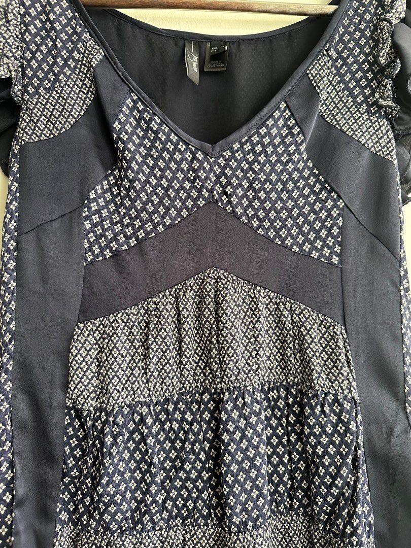 Navy Blue Mango Suit Dress (Category: Dresses) located in Quezon City. Submitted by StopNShop (Listing ID 1255006778, Image 3). Description: Us size 4 Fits xs-s Barely used Has pocket Super nice in actual Floral design.