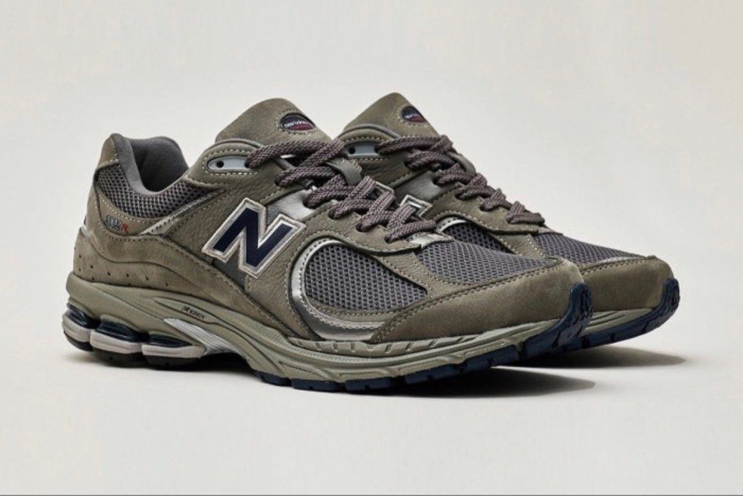 New Balance 2002RA, 他的時尚, 鞋, 休閒鞋在旋轉拍賣