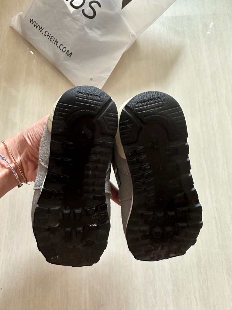New balance 574 size 13.5cm B (Category: Babies & Kids Fashion) located in Pasig City. Submitted by mrsdecluttering_ph (Listing ID 1255032732, Image 3). Description: New balance toddler size 7us/6.5uk/13.5cm.