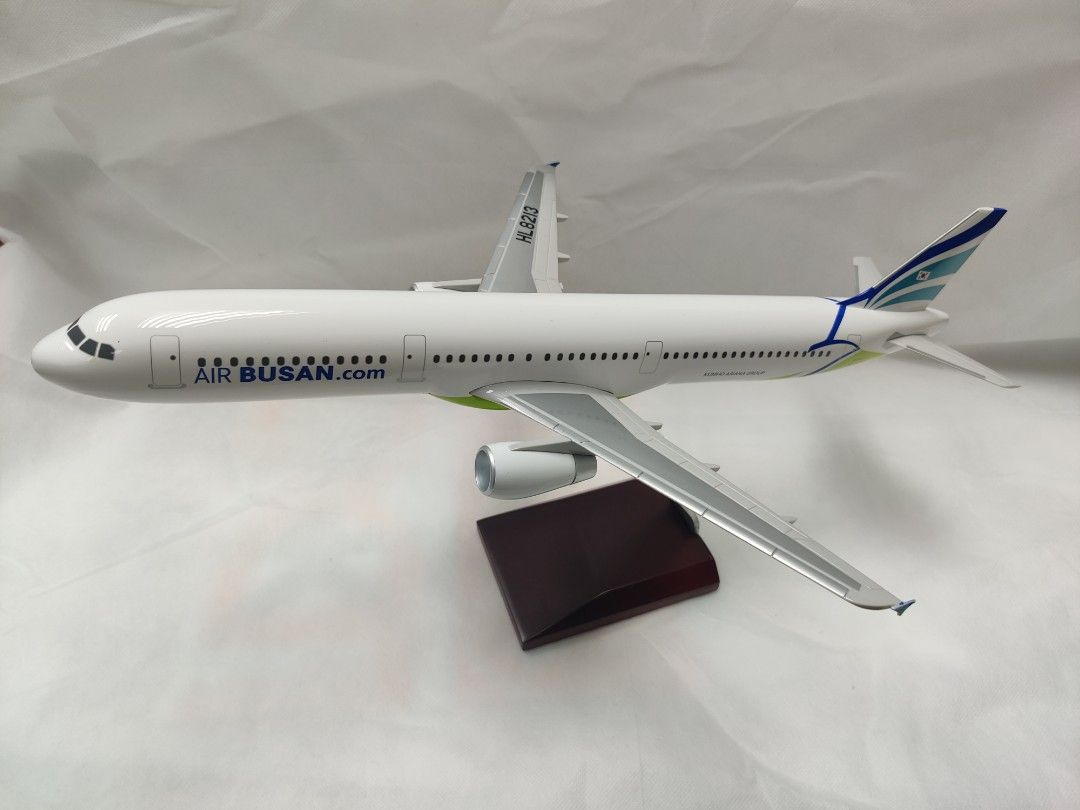 【値下げ】非売品　1/200　エアプサン航空　A321-200 値下げ】非売品 1/200 エアプサン航空 A321-200 - メルカリ
