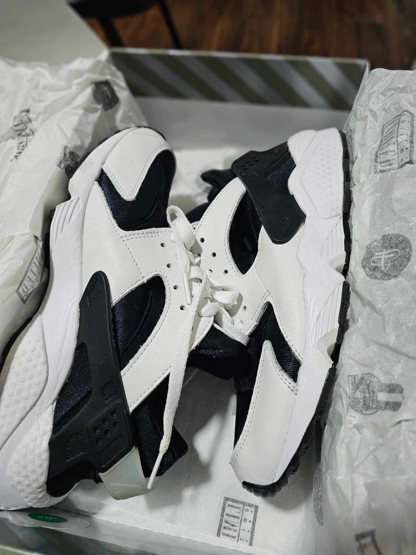Girl huaraches sales black and white