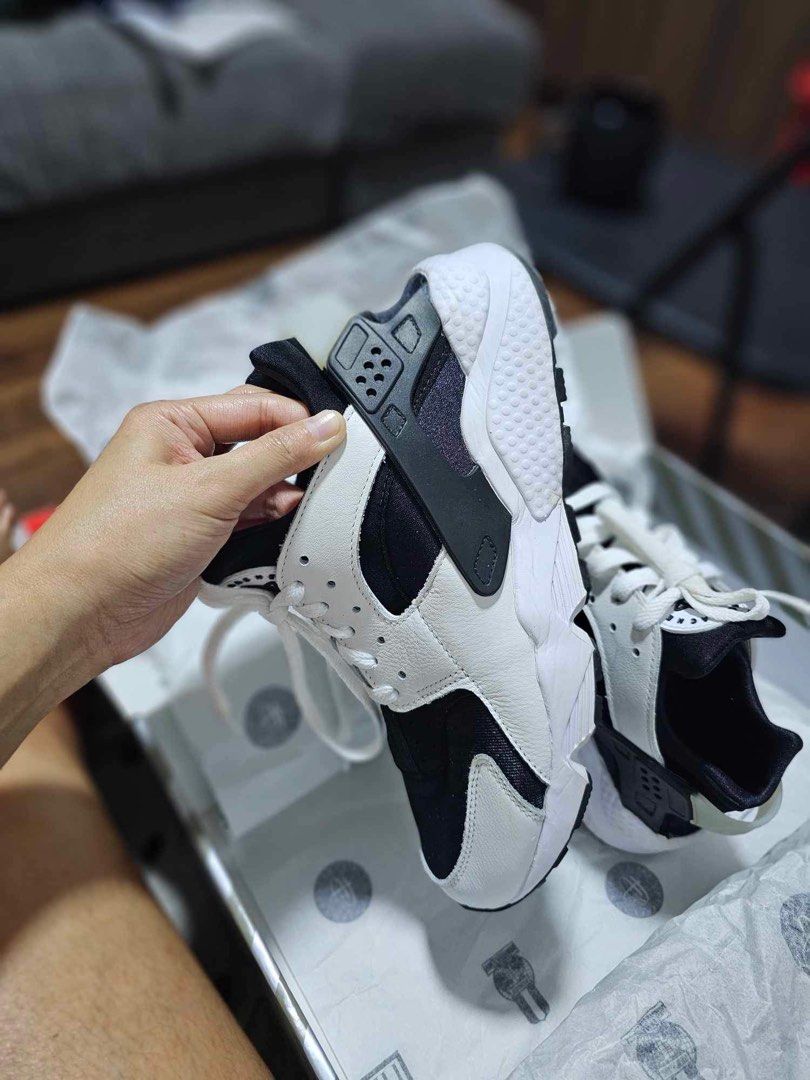 White and sales black huraches