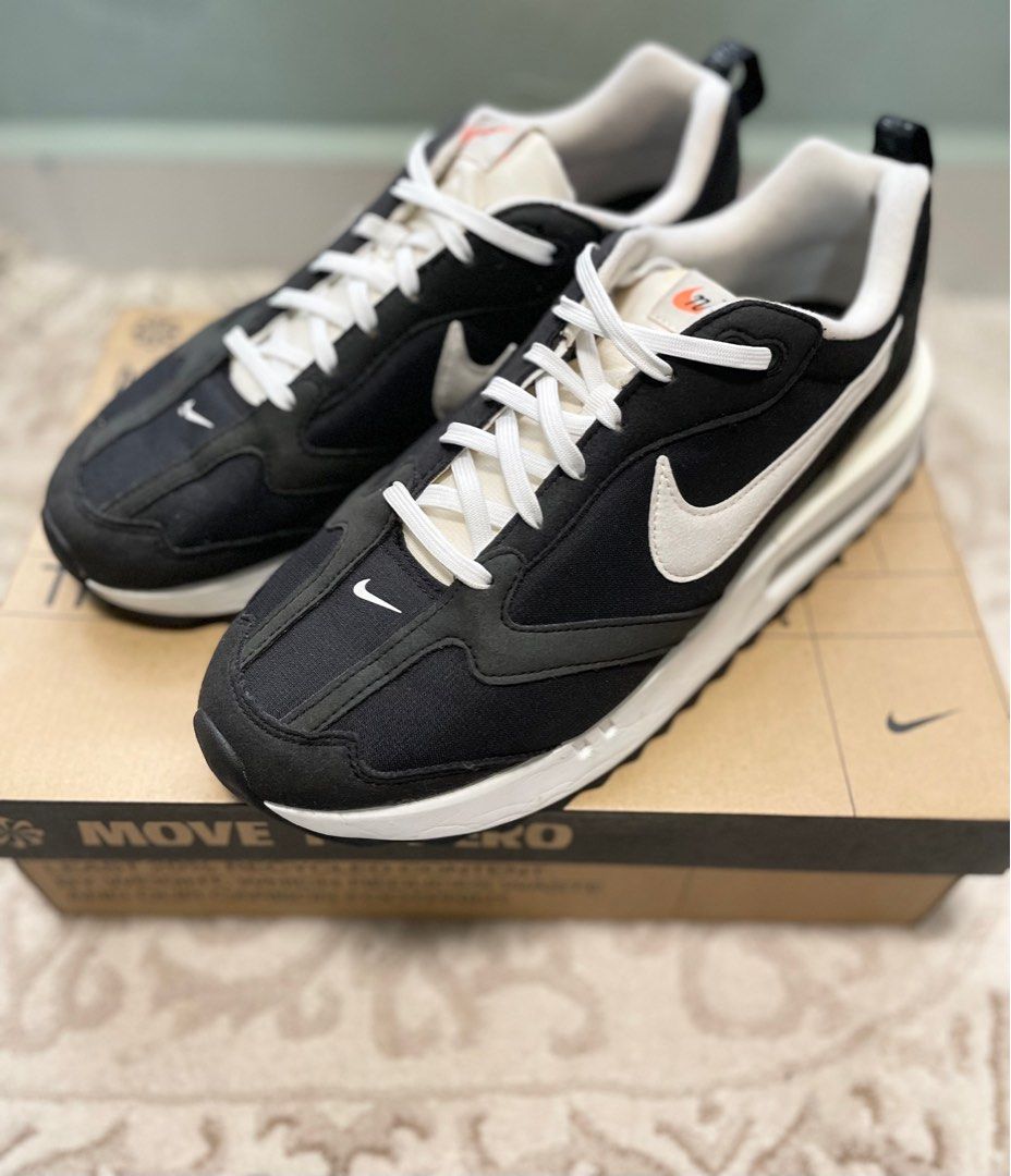 NIKE AIR MAX DAWN BLACK SUMMIT WHITE SNEAKERS 8.5UK Men s Fashion