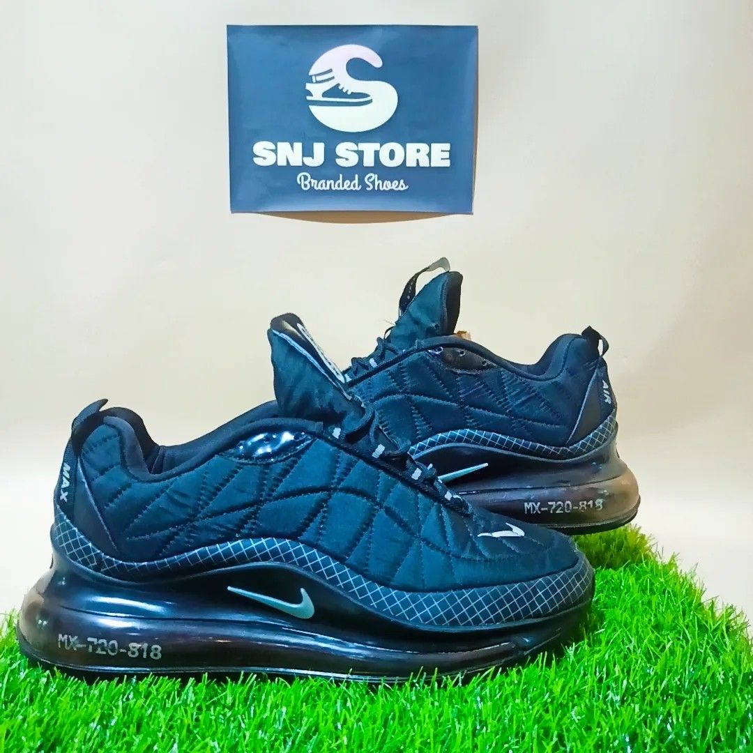 Nike AirMax 720 818 Triple Black Fesyen Pria Sepatu Sneakers