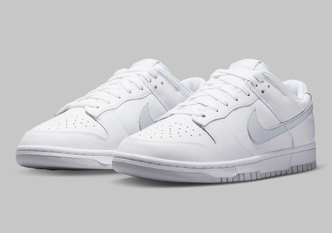 Pure white clearance nike trainers