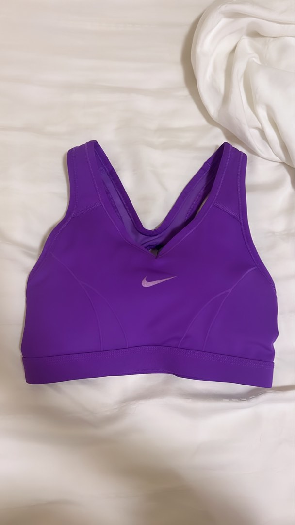 Nike Sports Bra, Women's Fashion, Activewear on Carousell