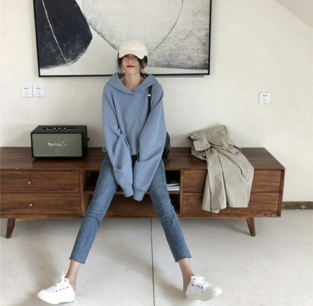 Chest cropped hoodie sales