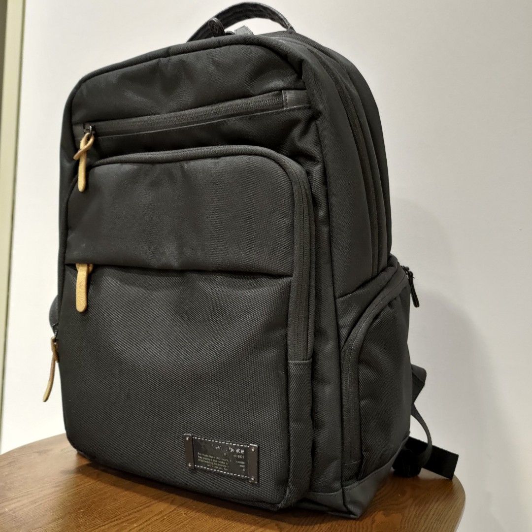 preloved Samsonite AVANT Backpack IV Black Men s Fashion Bags