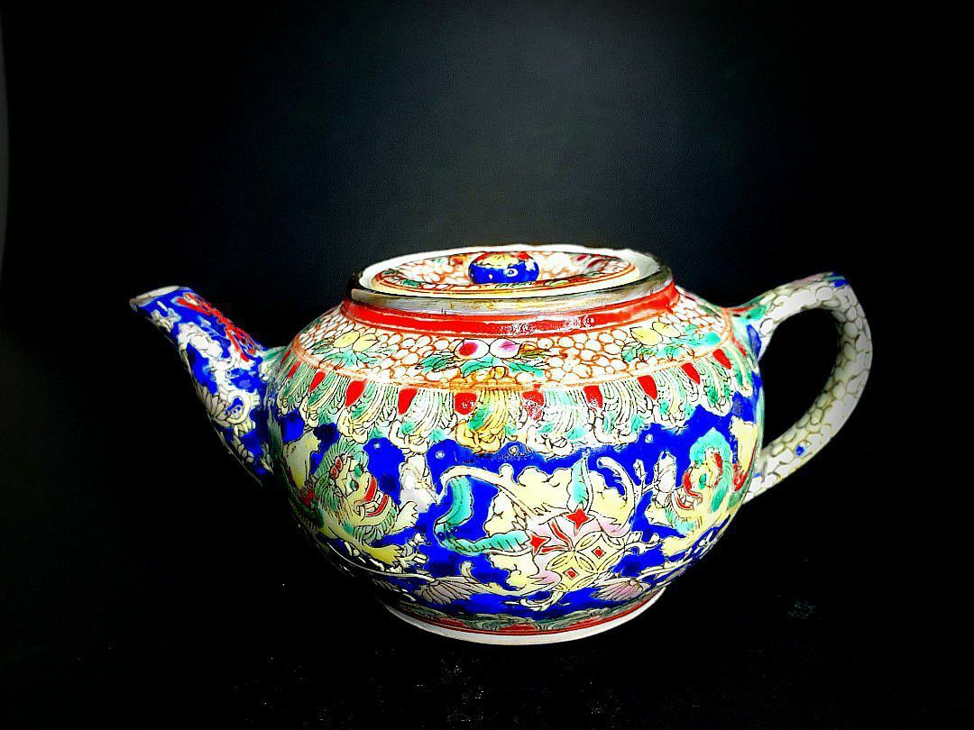 大清乾隆御制瓷茶壶Qing dynasty tea pot, Hobbies & Toys