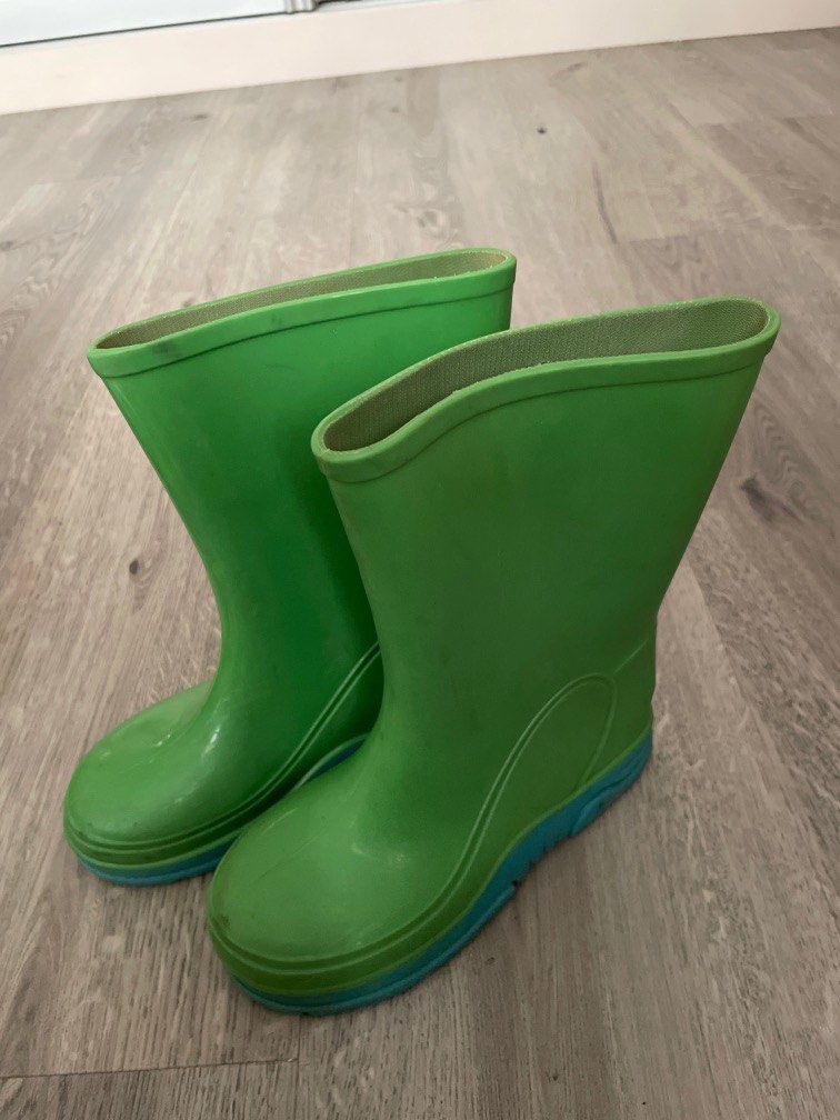Galoshes hot sale over boots