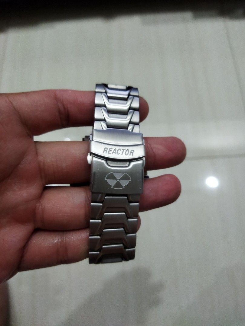 Reactor watch clearance band