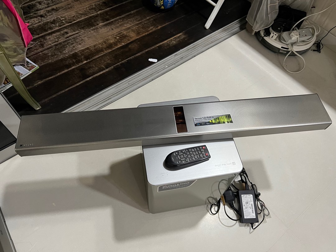 Samsung Soundbar HWF751 (Subwoofer not working), Audio, Soundbars