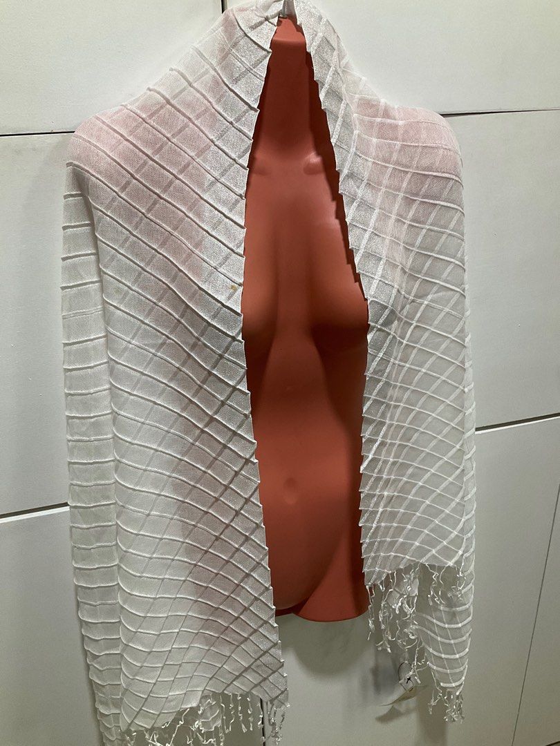 Scarf by et cetera (Category: Coats, Jackets and Outerwear) located in Bacoor. Submitted by shamraq (Listing ID 1255010677, Image 3). Description: White scarf/shawl with silver edge. Has small stains which can be removed when washed..