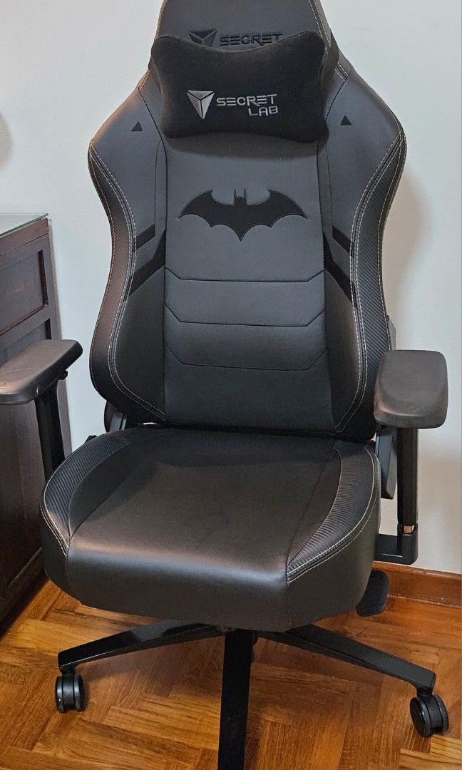 Final price reduction Secret Lab Dark Knight Titan Gaming chair