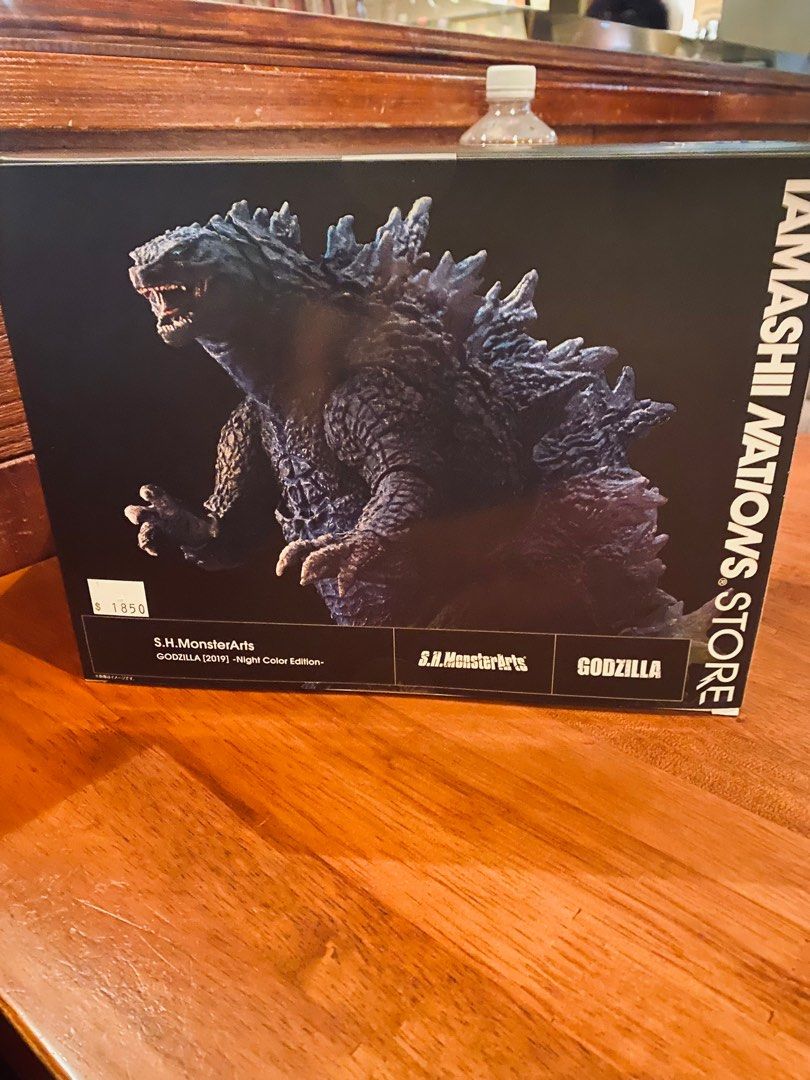 S.H. Monsterarts Godzilla 2019 night color edition, 興趣及遊戲, 玩具 & 遊戲類