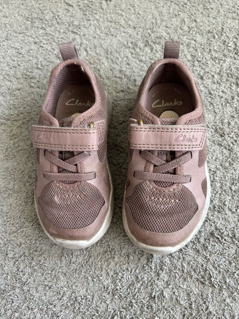 Girls hotsell shoes 5.5