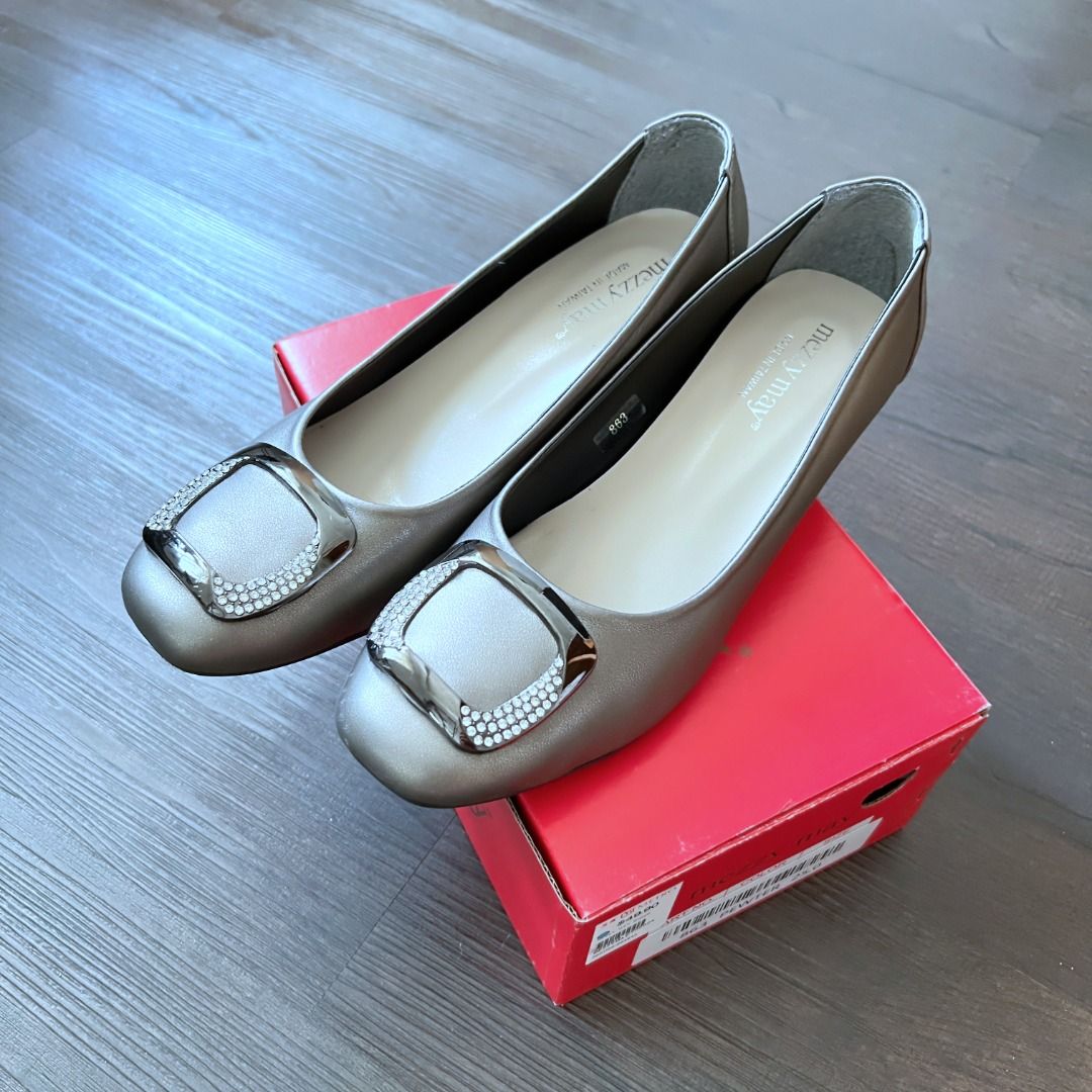 Silver Pumps with Micro Wedge Mezzy May, Women's Fashion, Footwear ...