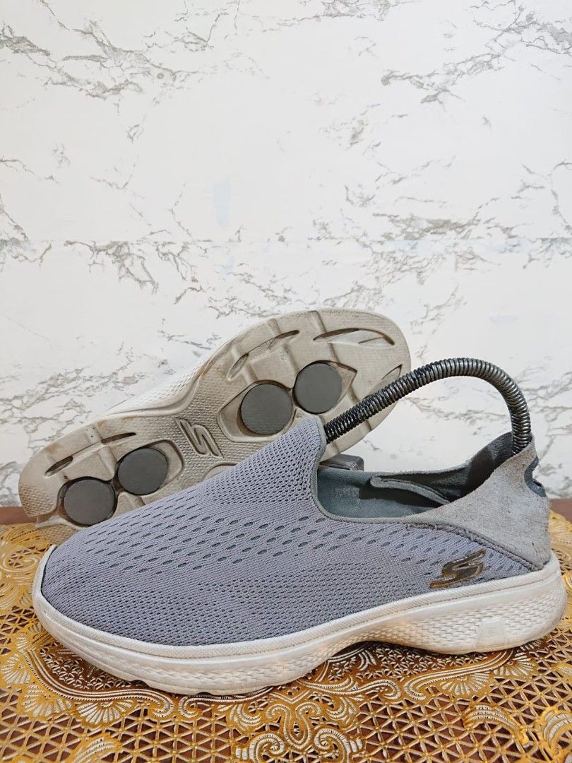 Skechers GO WALK 4
