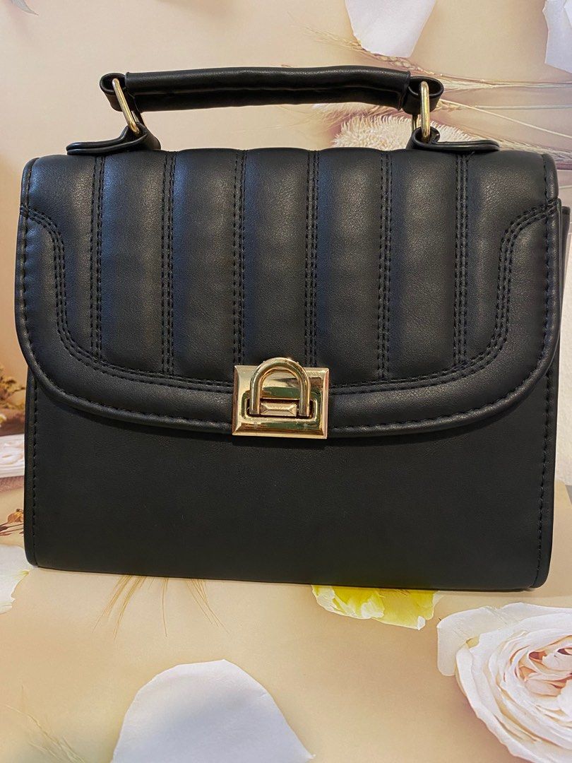 Sling Bag in Black Colour Women s Fashion Bags Wallets