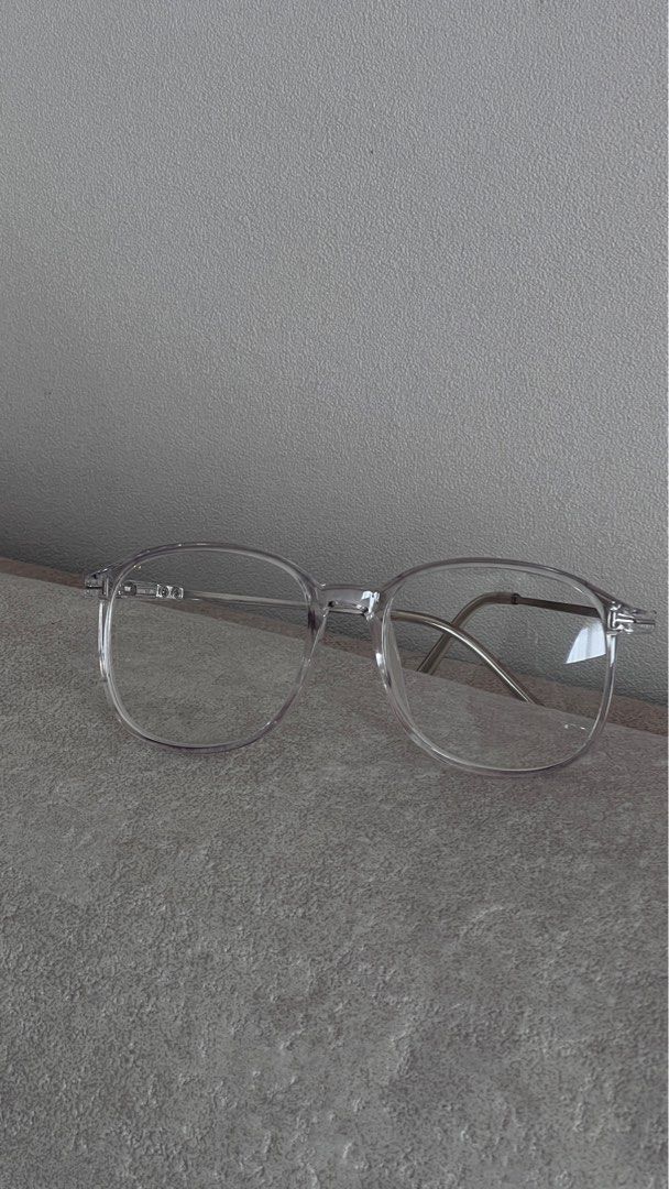 Spectacles (Category: Sunglasses & Eyewear) located in Shah Alam. Submitted by 22vintage (Listing ID 1255105014, Image 3). Description: Anti-blue light glasses ideas, essential protective glasses that never leave your body.
