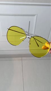 (Category: ) located in . Submitted by 22vintage (Listing ID 1255096074, Image 1). Description: .