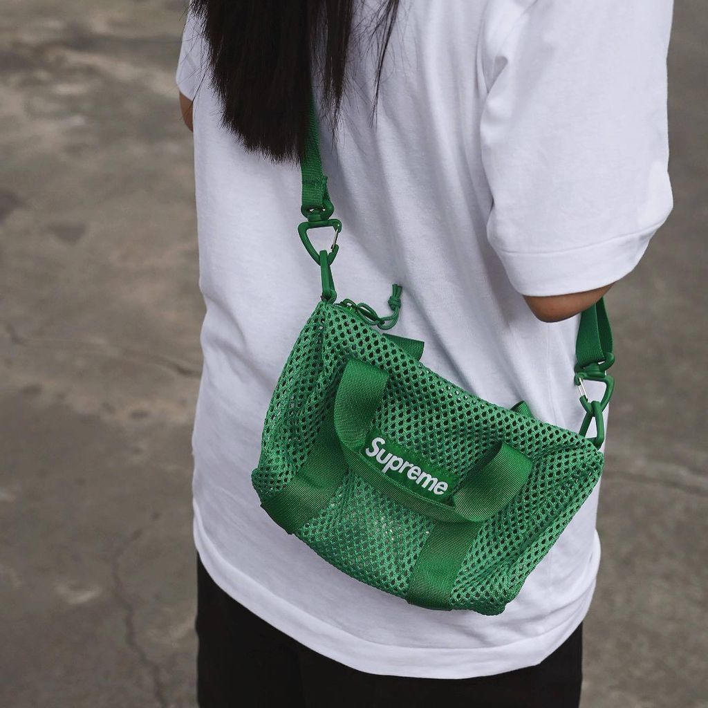 Supreme Mesh Mini Duffle Bag (Green), 名牌, 手袋及銀包- Carousell