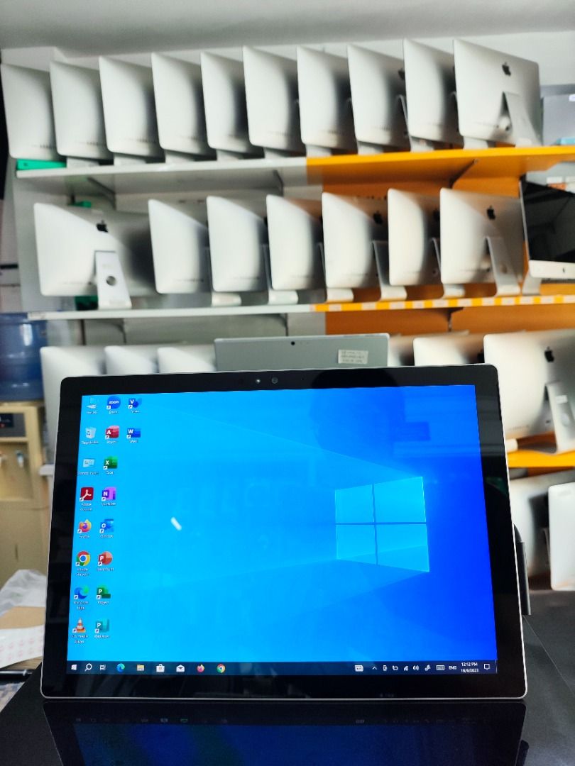 Surface Pro 4 core i5 4GB RAM 128GB SSD No Keyboard Computers