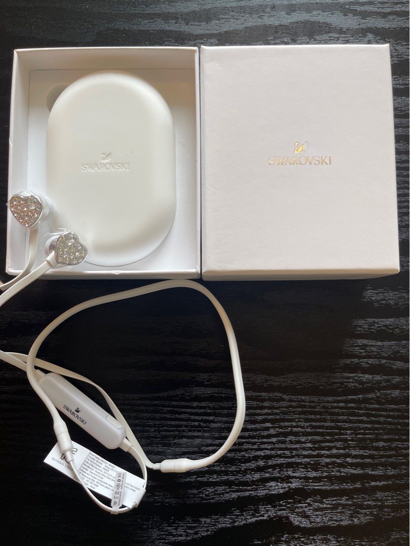 SWAROVSKI Bluebooth Earphone, 音響器材, 耳機- Carousell
