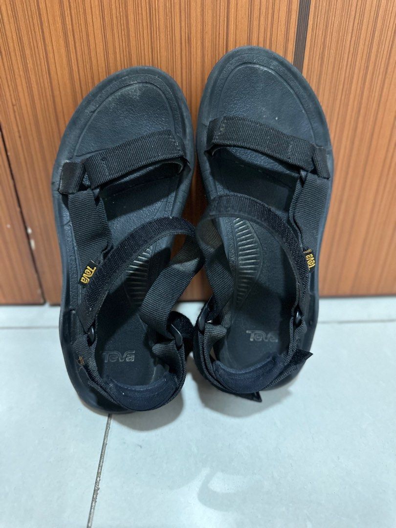 All black sales tevas
