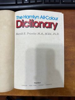 The Hamlyn All-Colour Dictionary (Hard Cover)