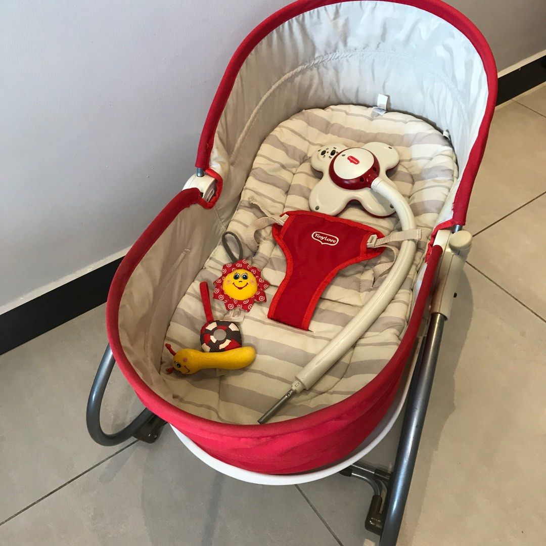 TinyLove Rocker Napper vibrating function