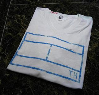 TOMMY HILFIGER WHITE V NECK PRINTED TSHIRT SAIZ XL