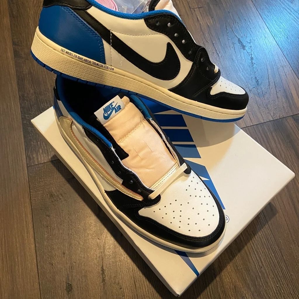 Travis scott jordan 1 size 8.5 hot sale