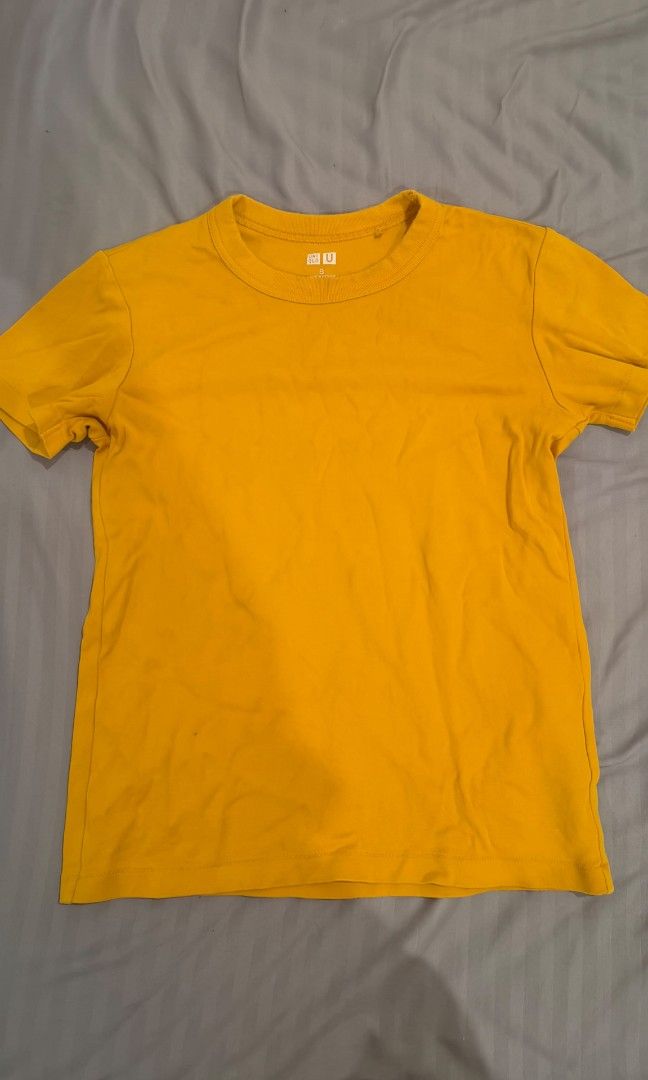 Uniqlo Mustard Shirt (Category: Shirts) located in Quezon City. Submitted by onsesam (Listing ID 1255084705, Image 1). Description: Uniqlo Mustard Shirt 150 php Small.