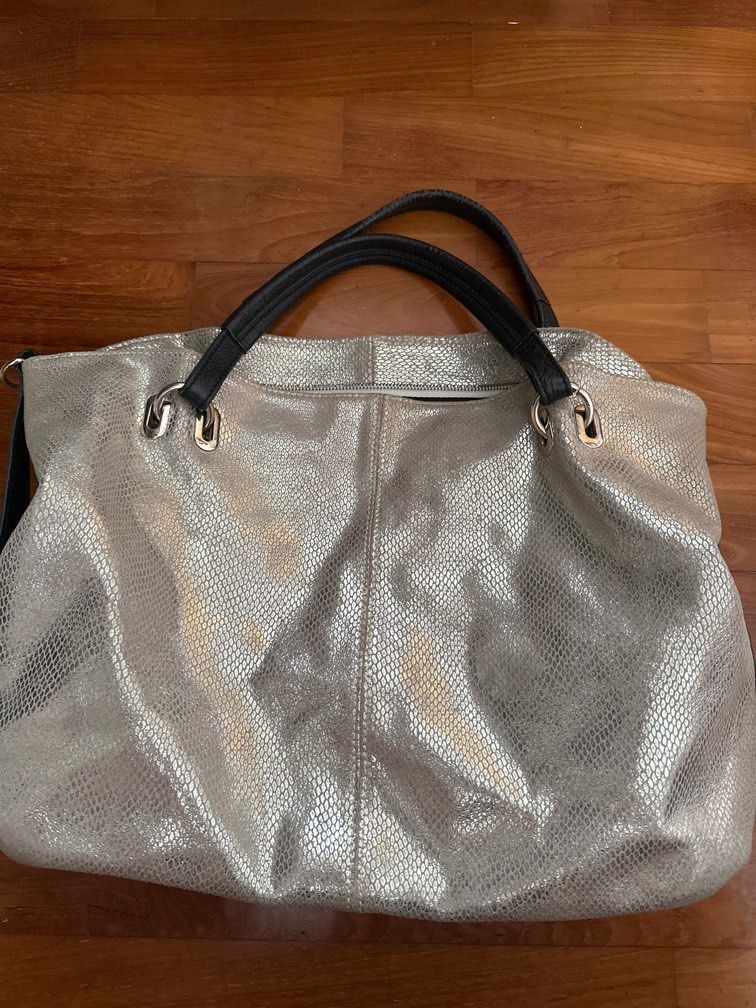 Very well used Marni silver leather bag Women s Fashion Bags