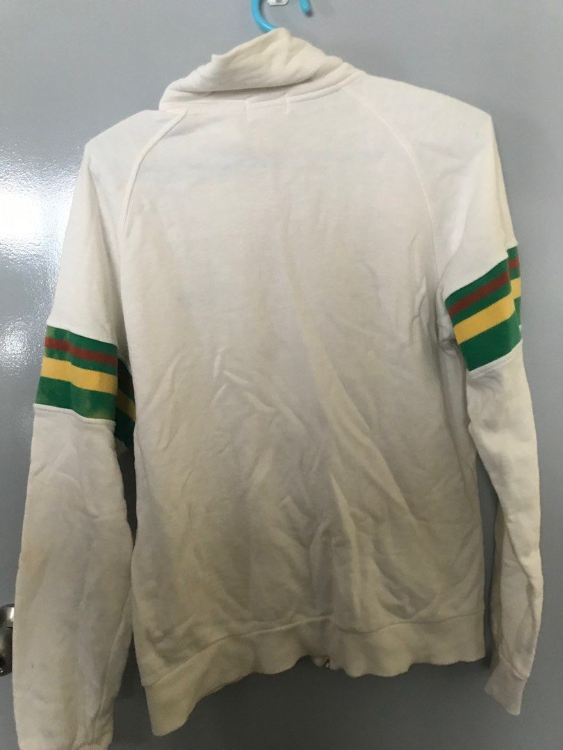 Vintage Badminton K Swiss Jacket (Category: Activewear) located in Makati City. Submitted by forsaaan (Listing ID 1255185286, Image 3). Description: Size medium but fits up to small. Needs wash, some parts of the clothes have orange stains due to storage dirt, a thorough wash could remove these stains. Slightly Negotiable MOP: GCash Delivery: Lala move, Grab etc. preferably same day delivery partners..