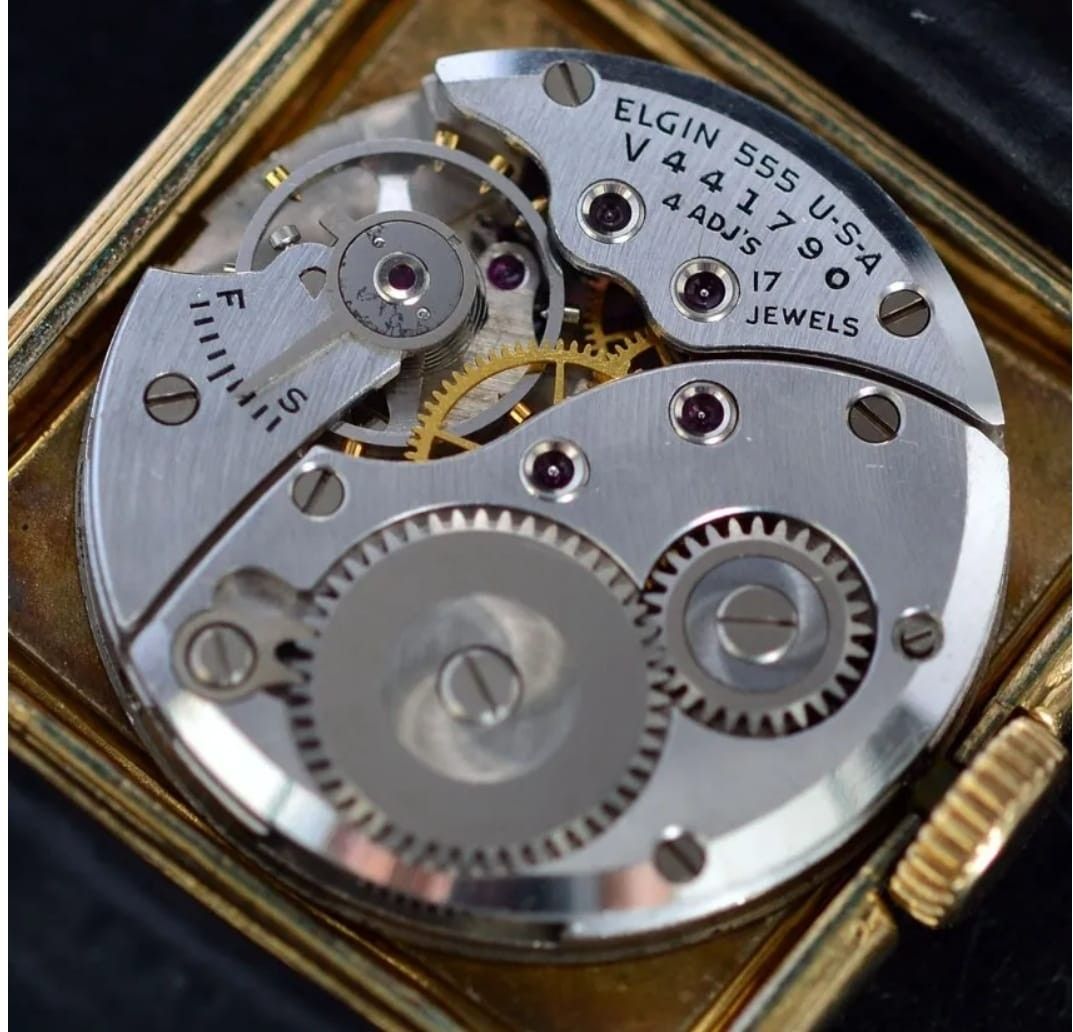 Elgin de luxe pocket watch top