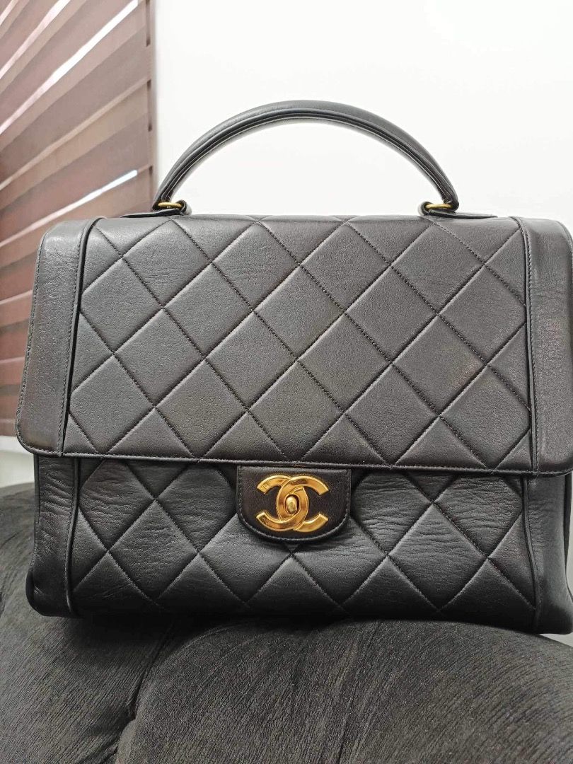 Vintage Matelasse CC Handbag (Category: Luxury Bags & Wallets) located in Quezon City. Submitted by hellopatchi (Listing ID 1255040700, Image 1). Description: Vintage bag rank A to AB no major issue Gold hardware Hologram intact Generic dust bag With cards and Entrupy TARLAC .