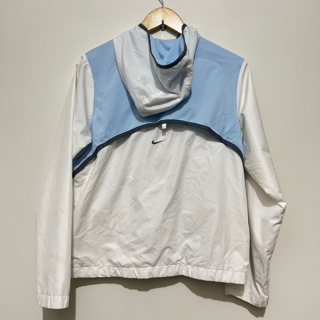 nikewind breaker