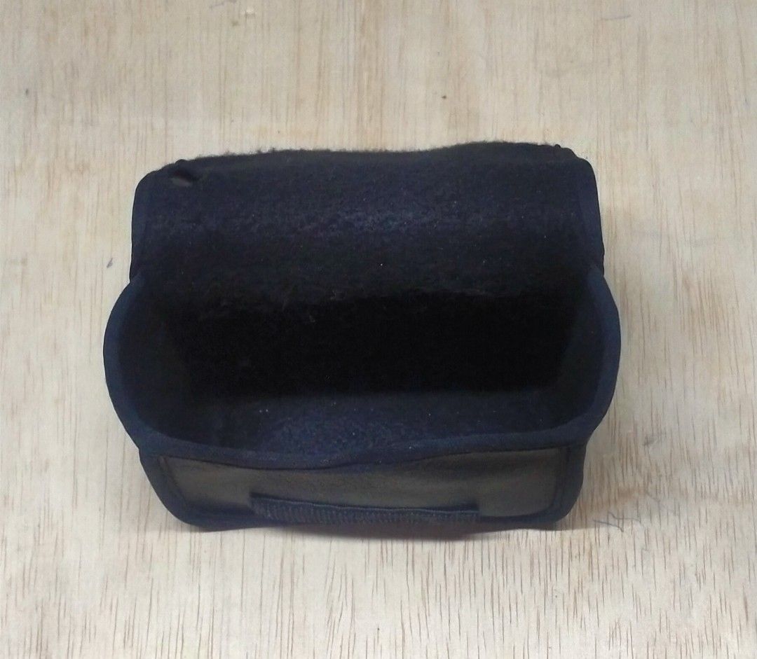 Vintage Polaroid Camera Bag, Photography, Cameras on Carousell