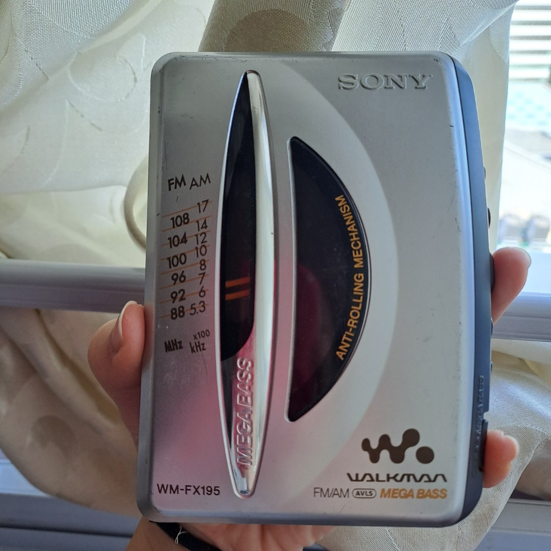 Sony Walkman WM-FX195 AM/FM Portable Cassette Player