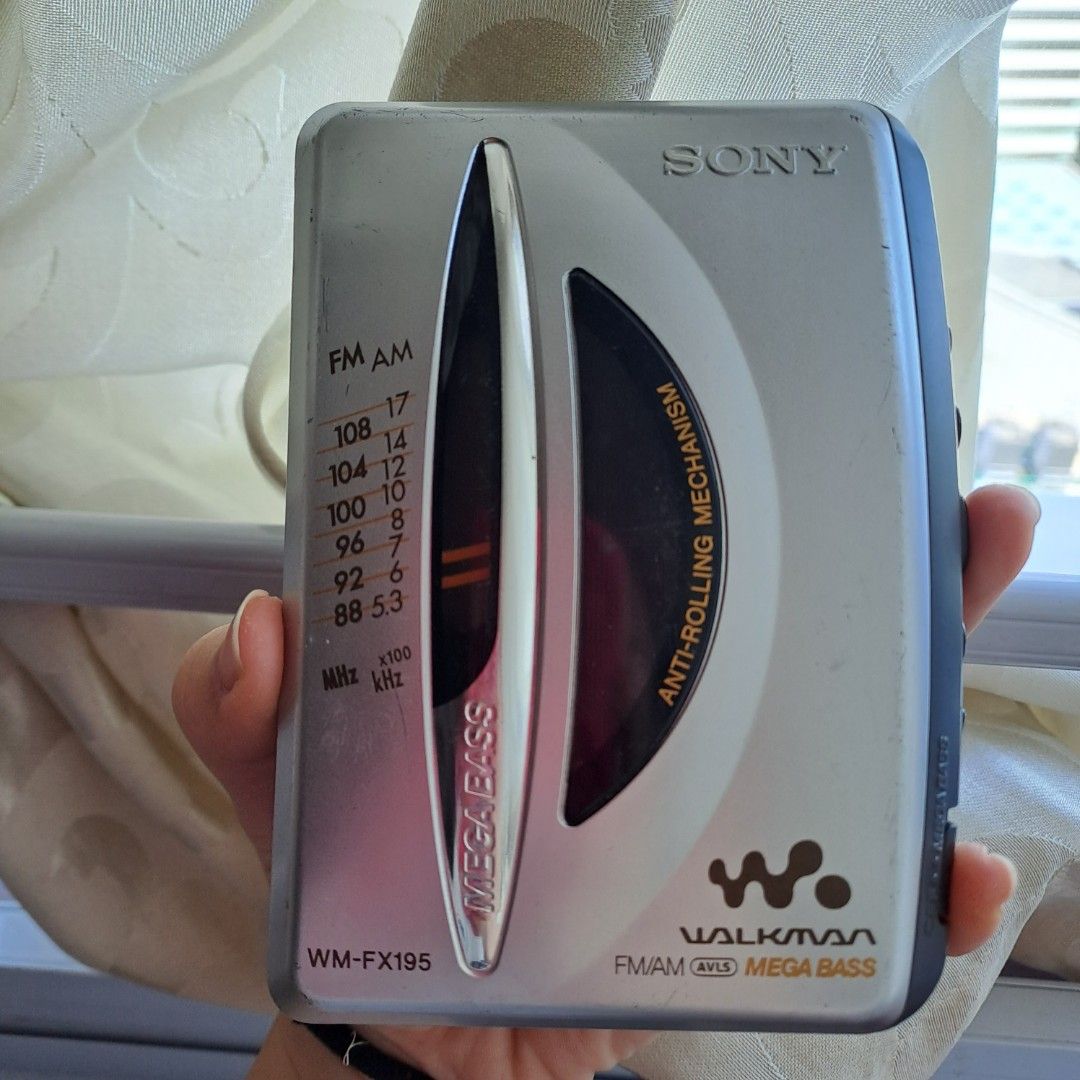 Sony Walkman WM-FX195 Mega Bass AM/FM Cassette Player
