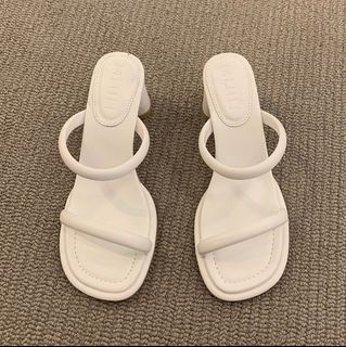 (Category: ) located in . Submitted by pinkyypreloved (Listing ID 1255174127, Image 1). Description: .