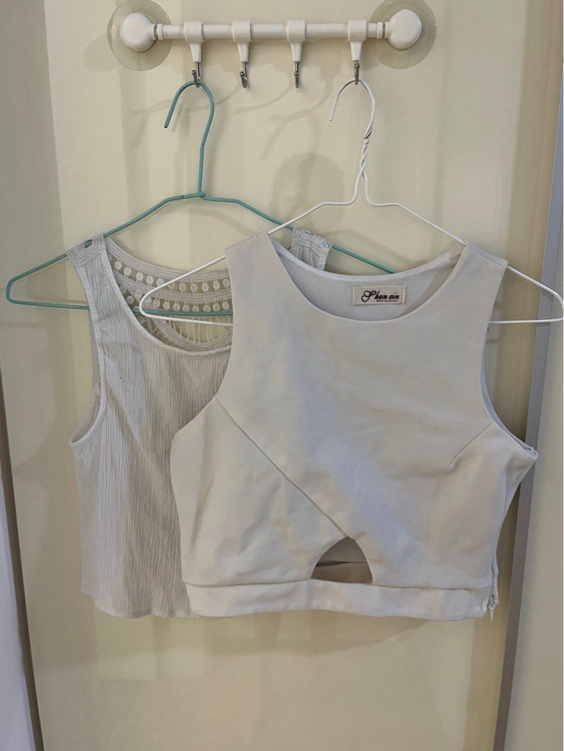 White top, Women's Fashion, Tops, Sleeveless on Carousell