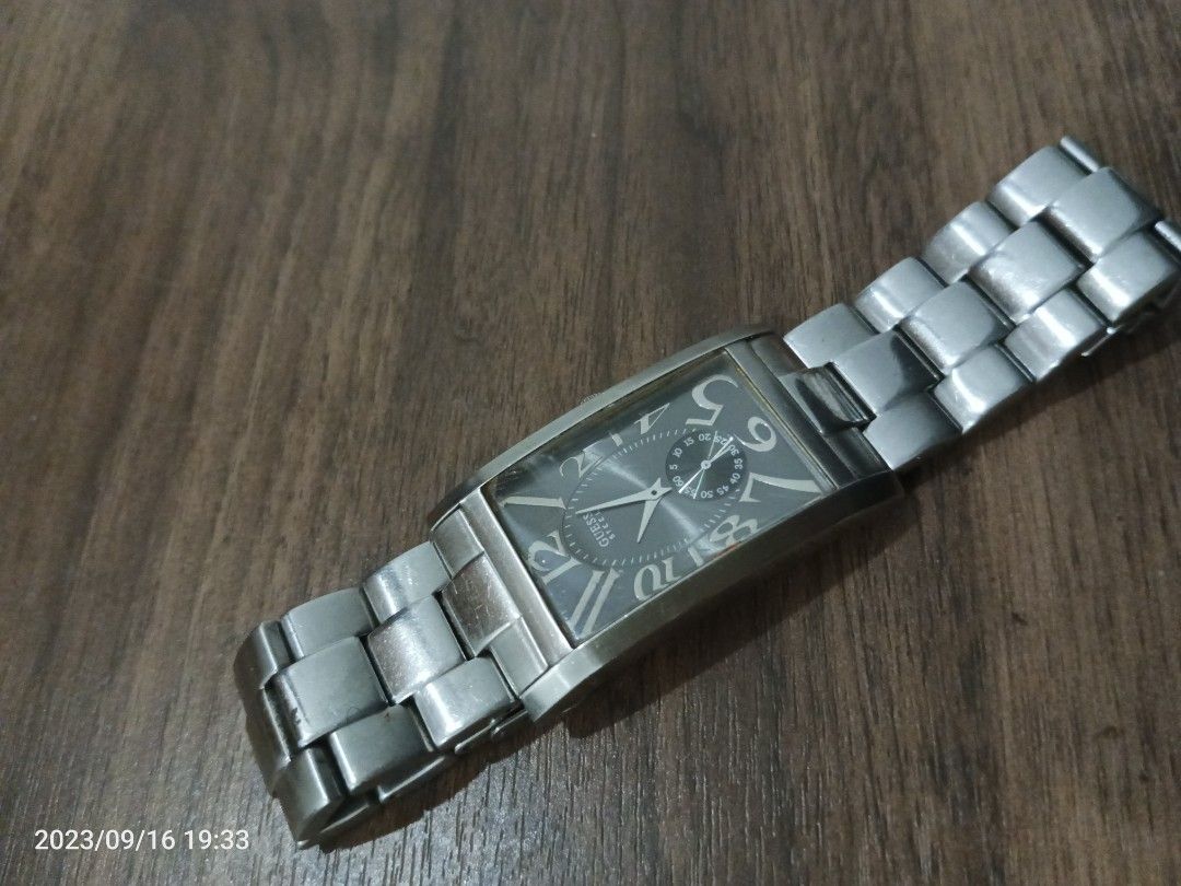 Womens Guess watch Authentic (Category: Women's Watches) located in Rizal. Submitted by lest_shop (Listing ID 1255125732, Image 2). Description: selling my preloved Original Guess watch RFS: De cluttering.