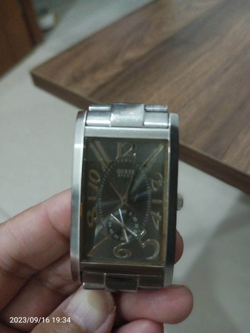 Womens Guess watch Authentic (Category: Women's Watches) located in Rizal. Submitted by lest_shop (Listing ID 1255125732, Image 3). Description: selling my preloved Original Guess watch RFS: De cluttering.