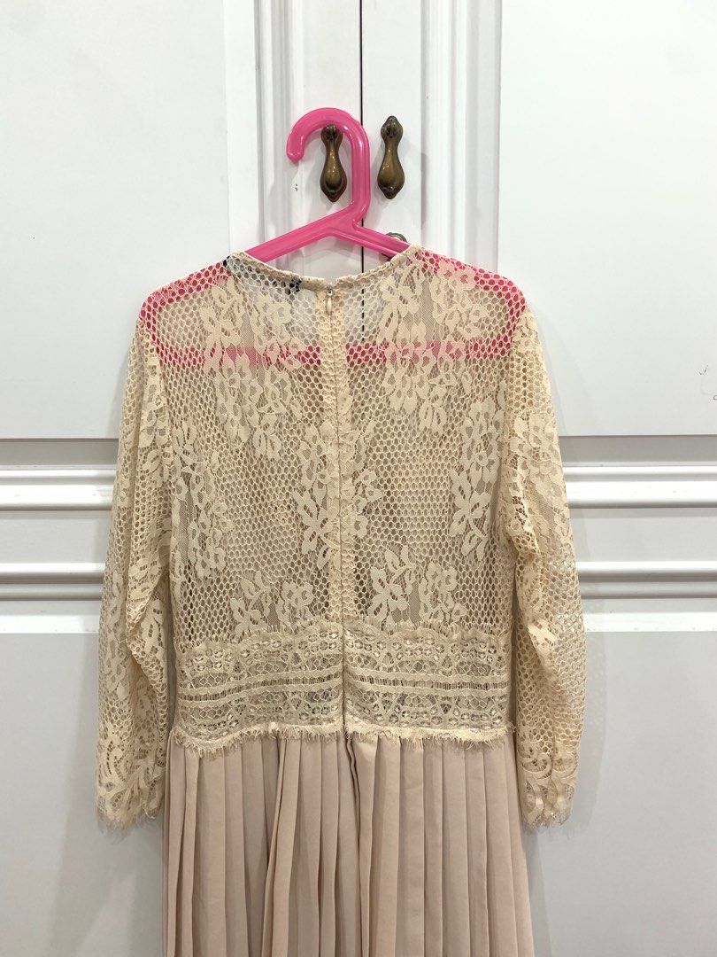Zara beige lace 2025 dress