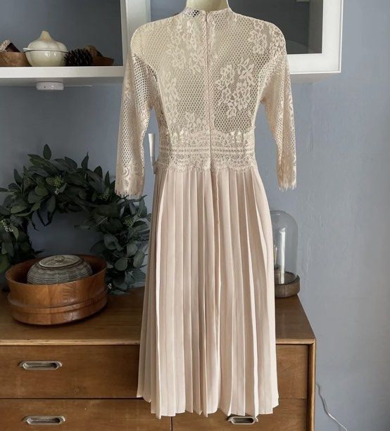 Zara cream shop pleated dress