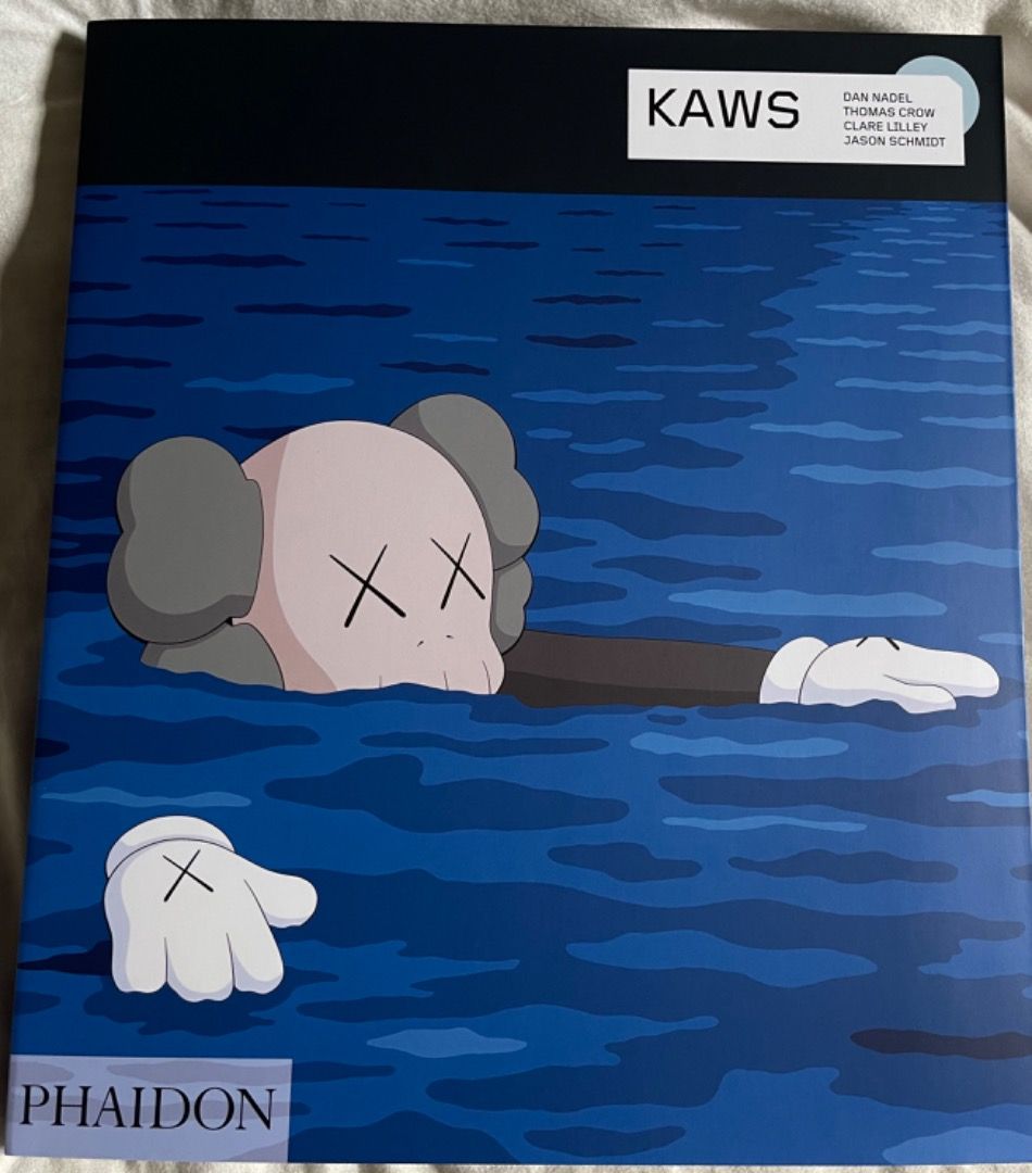 (現貨，可議）2023 KAWS x UNIQLO Artbook限量藝術原文書